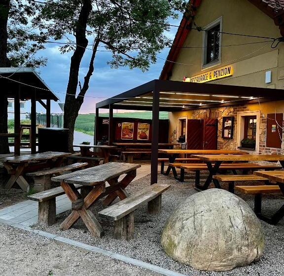 Pensjonat Restaurace & Penzion U Tří Jasanů