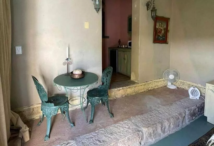 ペンション The Green Acorn Guest House