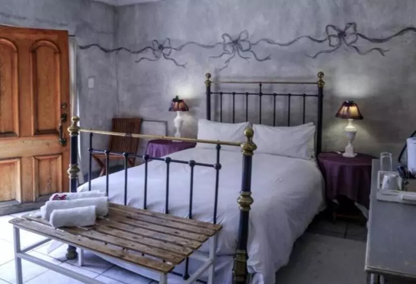 ペンション The Green Acorn Guest House