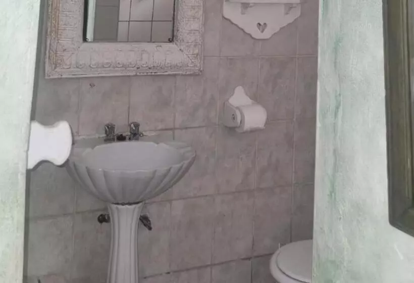 ペンション The Green Acorn Guest House