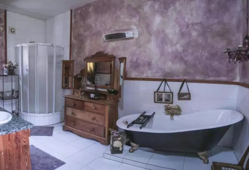 ペンション The Green Acorn Guest House