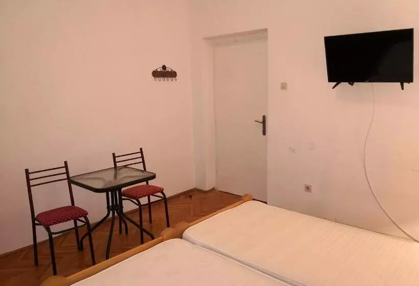 پانسیون Zemunella Guest House