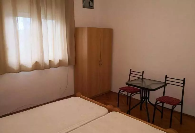 پانسیون Zemunella Guest House