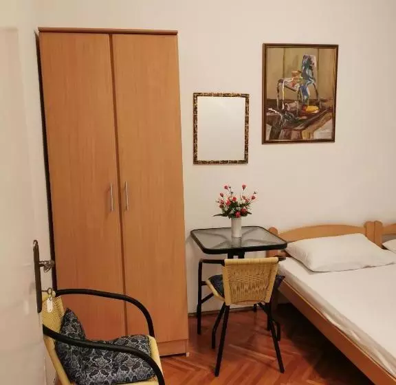 پانسیون Zemunella Guest House