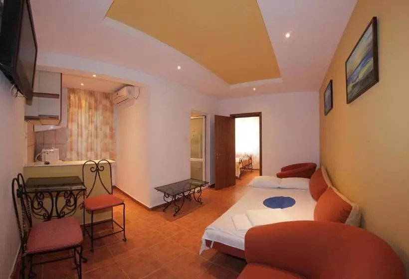 Suzana Garden
