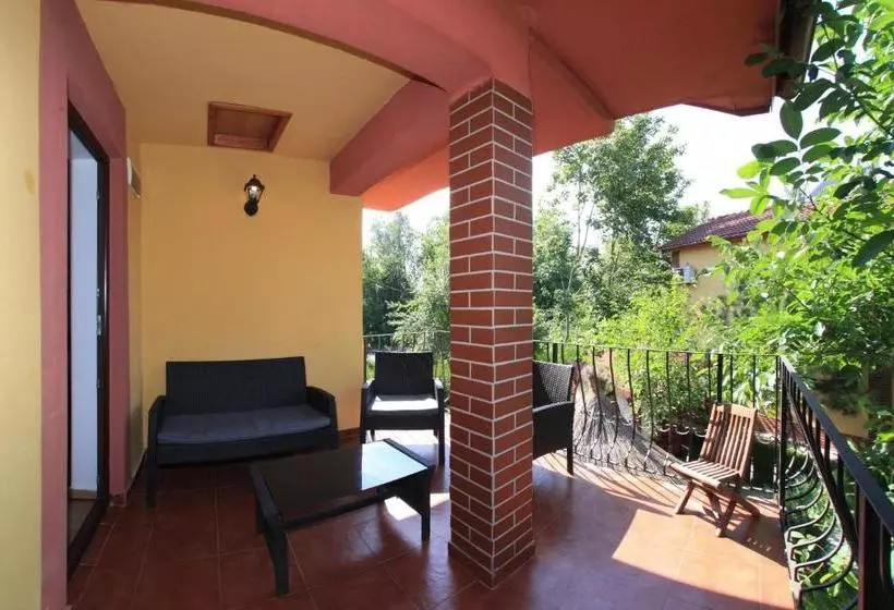 Suzana Garden