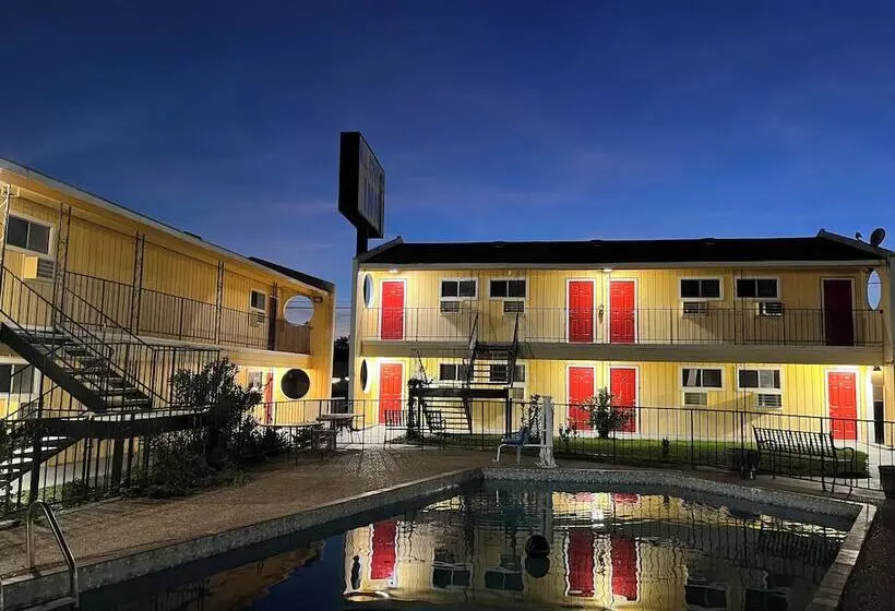 Retkeilymaja Hill Country Inn