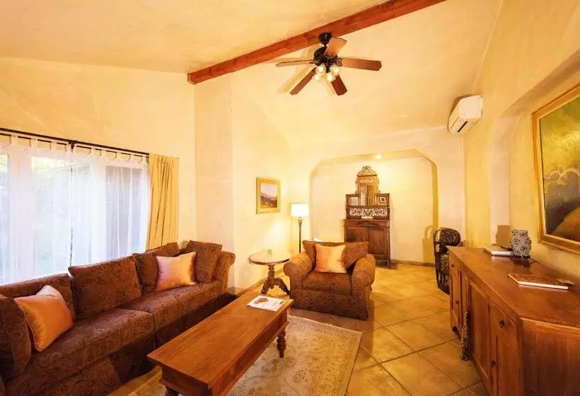 Retkeilymaja The Emerald Iguana Inn