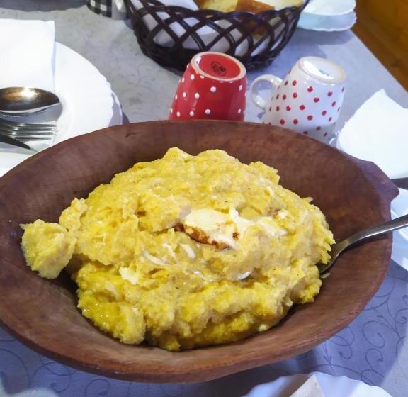 هتل Etno Selo Kolibe Damjanoviㄇa -bjelasica