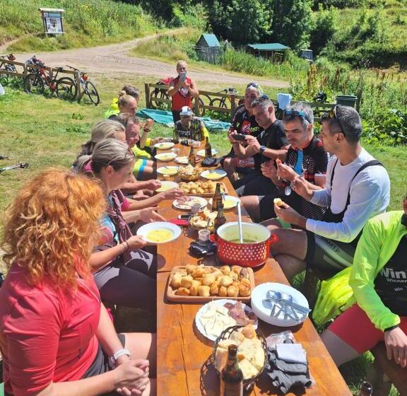 هتل Etno Selo Kolibe Damjanoviㄇa -bjelasica