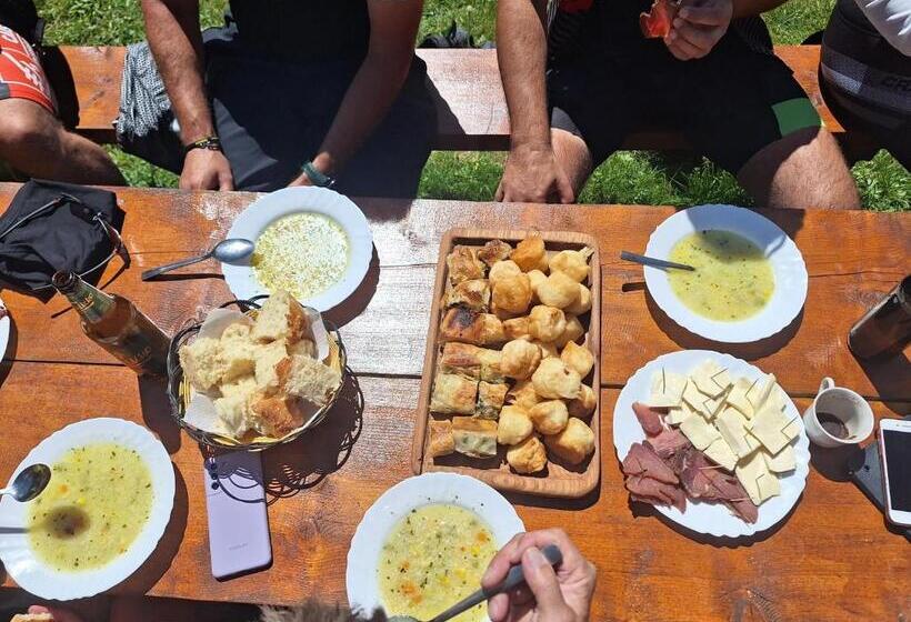 هتل Etno Selo Kolibe Damjanoviㄇa -bjelasica