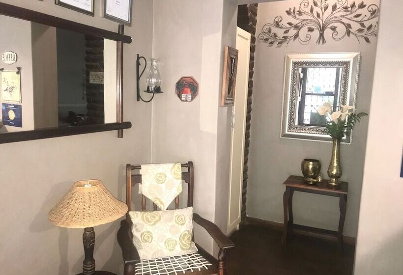 פנסיון Lost Trail Bed And Breakfast