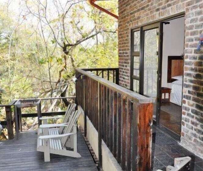 פנסיון Lost Trail Bed And Breakfast