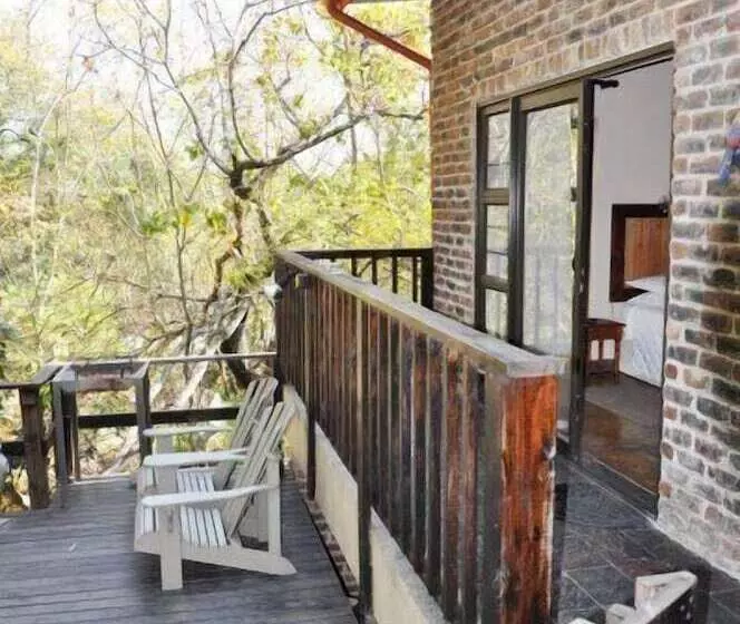 ペンション Lost Trail Bed And Breakfast