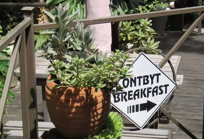 ペンション Lost Trail Bed And Breakfast