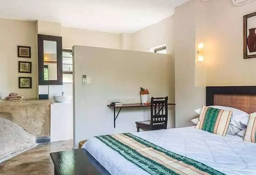 ペンション Lost Trail Bed And Breakfast