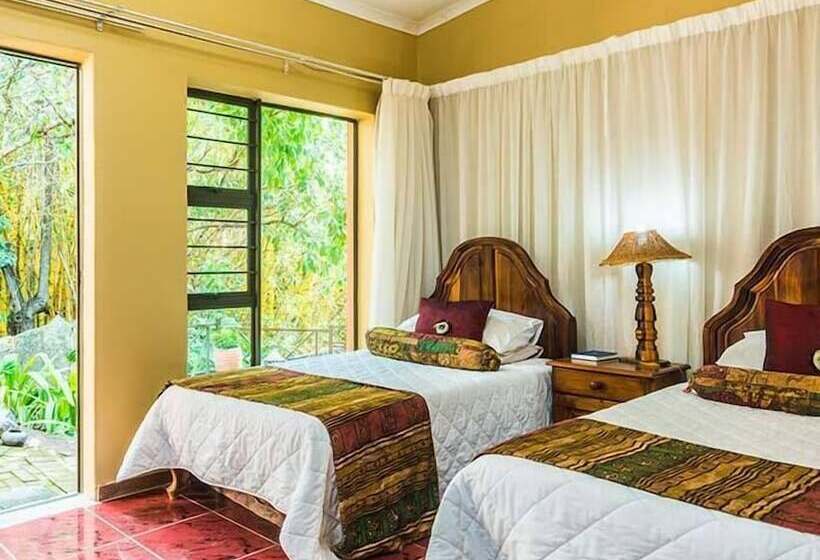 פנסיון Lost Trail Bed And Breakfast