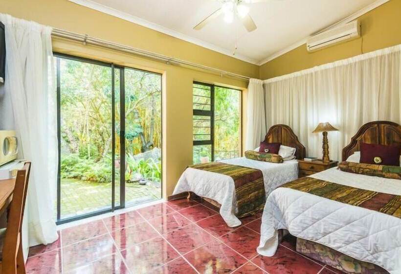 פנסיון Lost Trail Bed And Breakfast