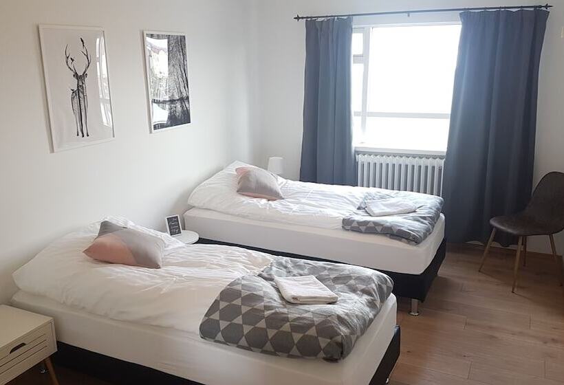 پانسیون Puffin Palace Guesthouse