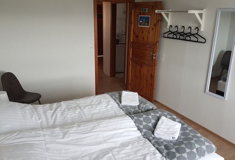 پانسیون Puffin Palace Guesthouse