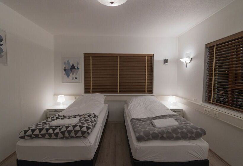 پانسیون Puffin Palace Guesthouse