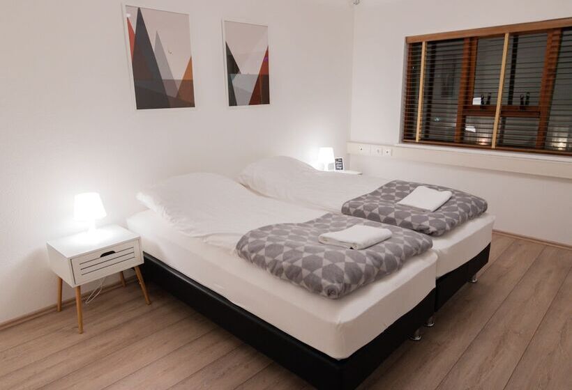 پانسیون Puffin Palace Guesthouse