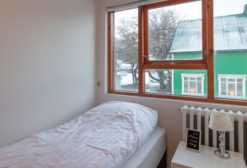 پانسیون Puffin Palace Guesthouse