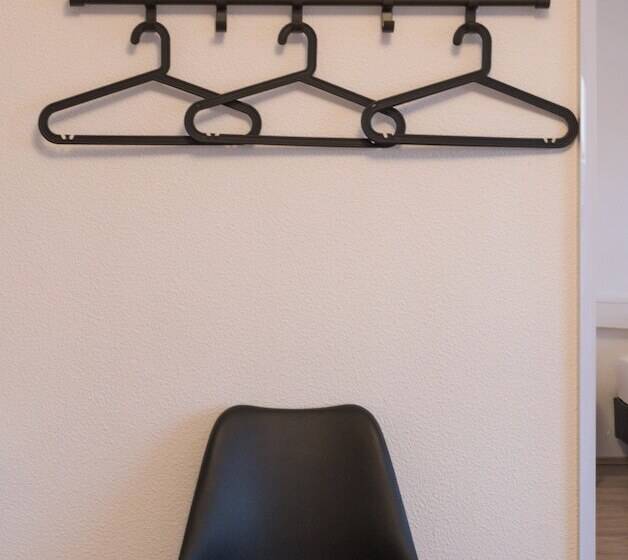 پانسیون Puffin Palace Guesthouse