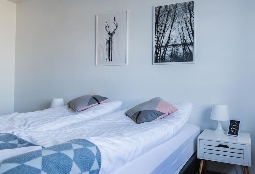 پانسیون Puffin Palace Guesthouse