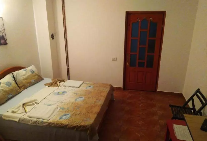 پانسیون Villa Carlo