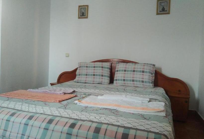 پانسیون Villa Carlo