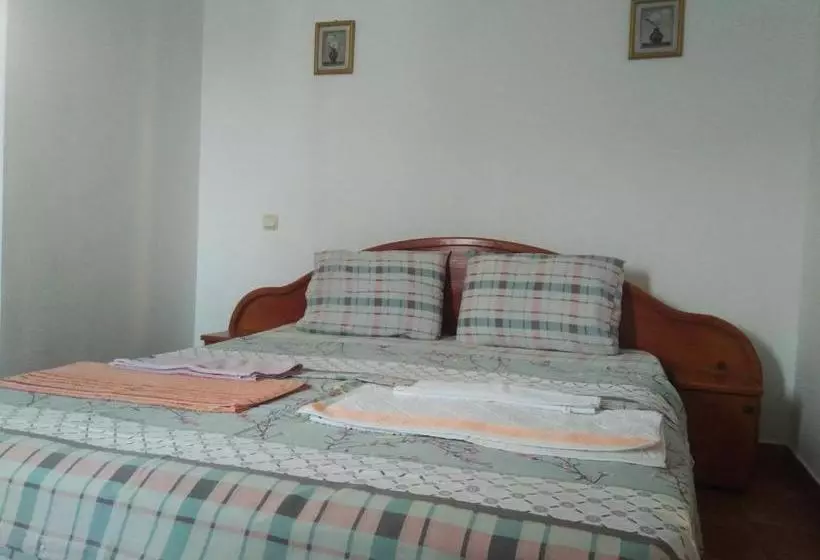 پانسیون Villa Carlo
