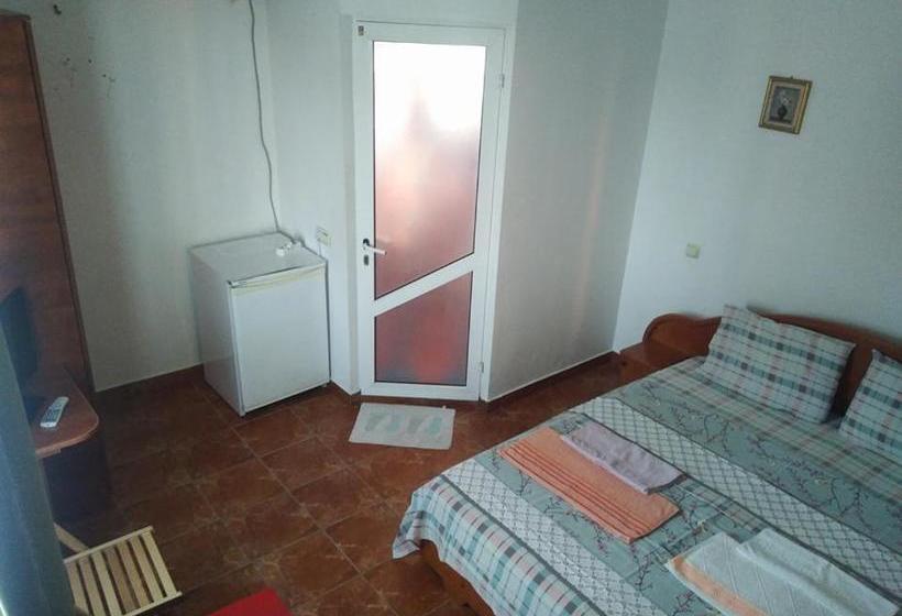 پانسیون Villa Carlo