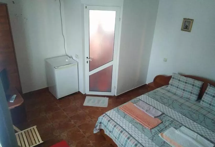 پانسیون Villa Carlo