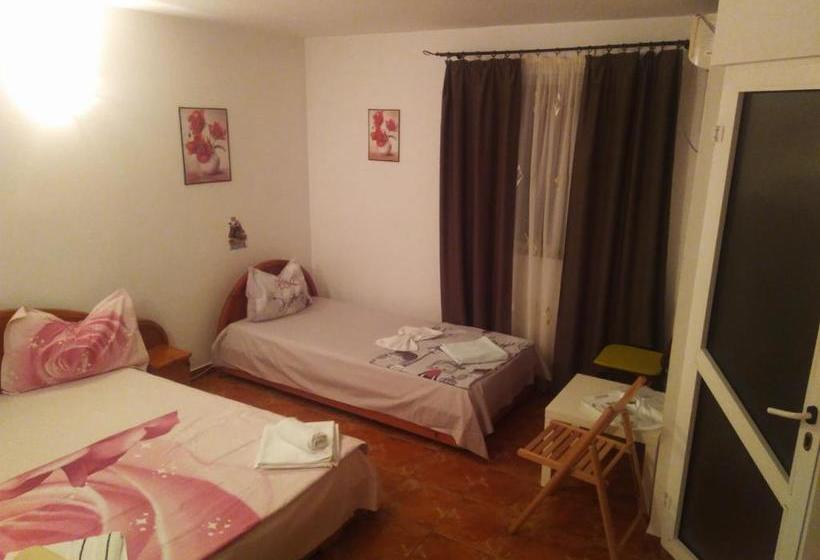 پانسیون Villa Carlo