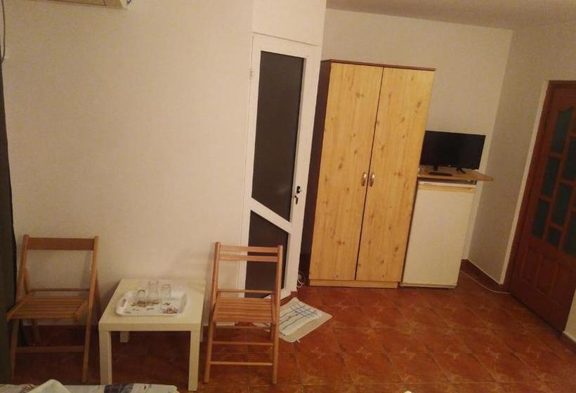 پانسیون Villa Carlo