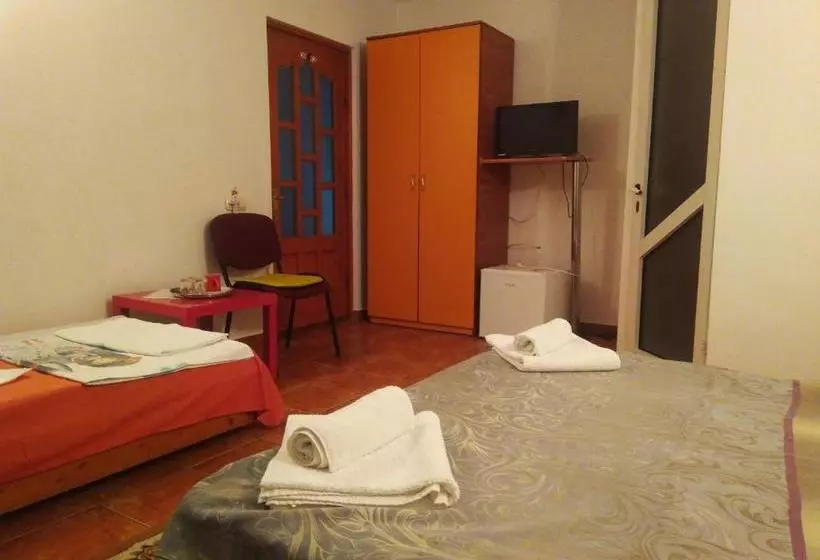 پانسیون Villa Carlo