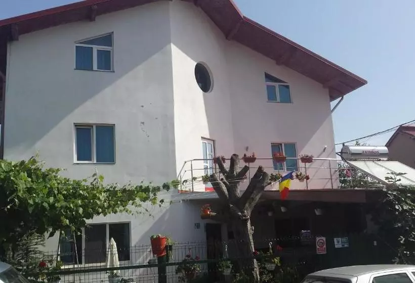 پانسیون Villa Carlo