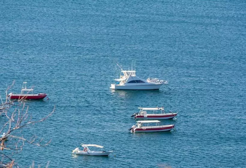 Majatalo Villas Playa Hermosa Beach