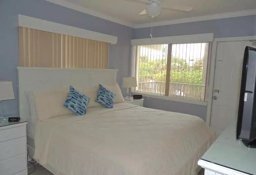 Aqua Mar Condos
