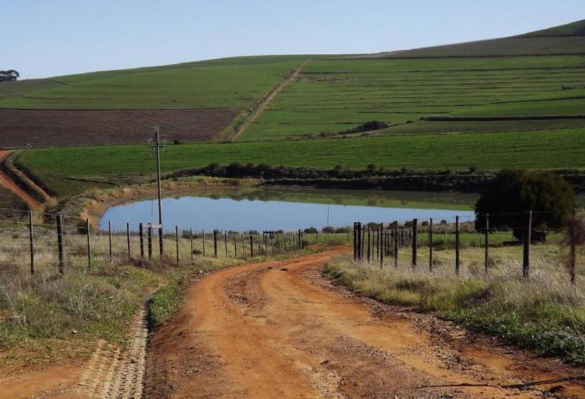 هتل Brambleberry Farm