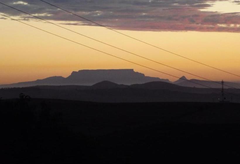 هتل Brambleberry Farm