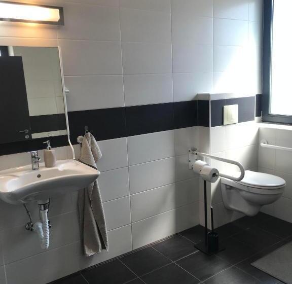 Pensionat 4 Hálószobás Pihenj Meg Vendégház