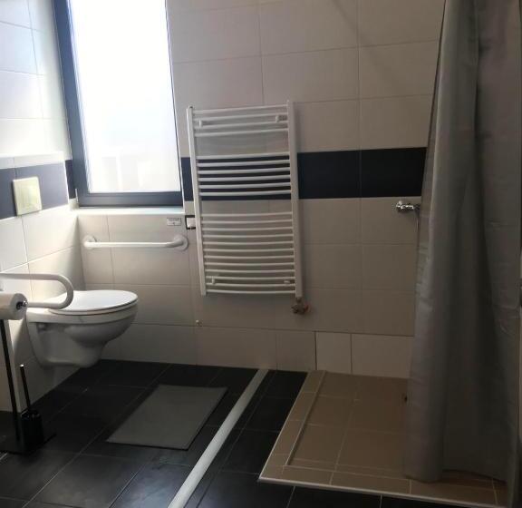 Pensionat 4 Hálószobás Pihenj Meg Vendégház