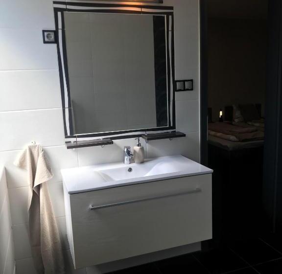 Pensionat 4 Hálószobás Pihenj Meg Vendégház