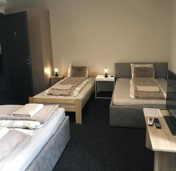 Pensionat 4 Hálószobás Pihenj Meg Vendégház