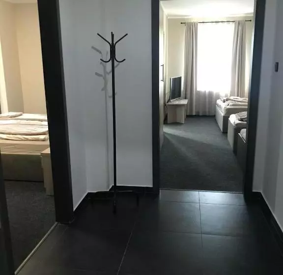 ペンション 4 Hálószobás Pihenj Meg Vendégház