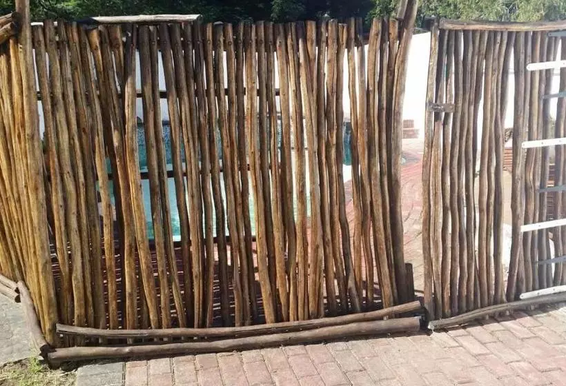 Majatalo De Plaashuis