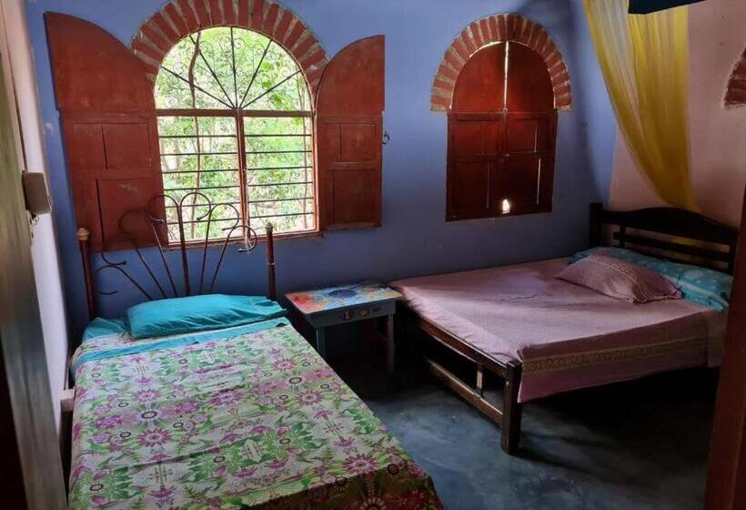 Пансион El Garaje Hostal