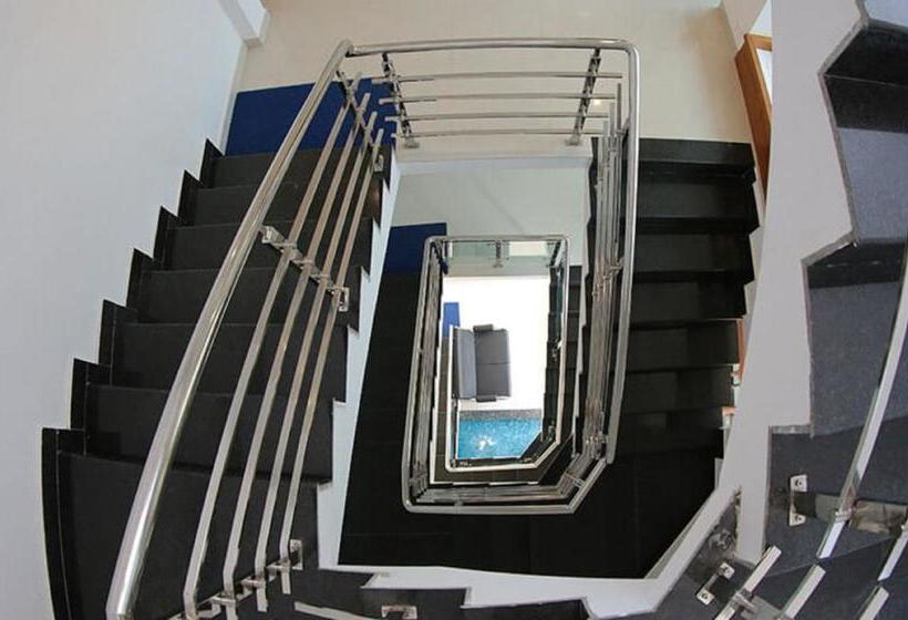 ペンション Roopmahal